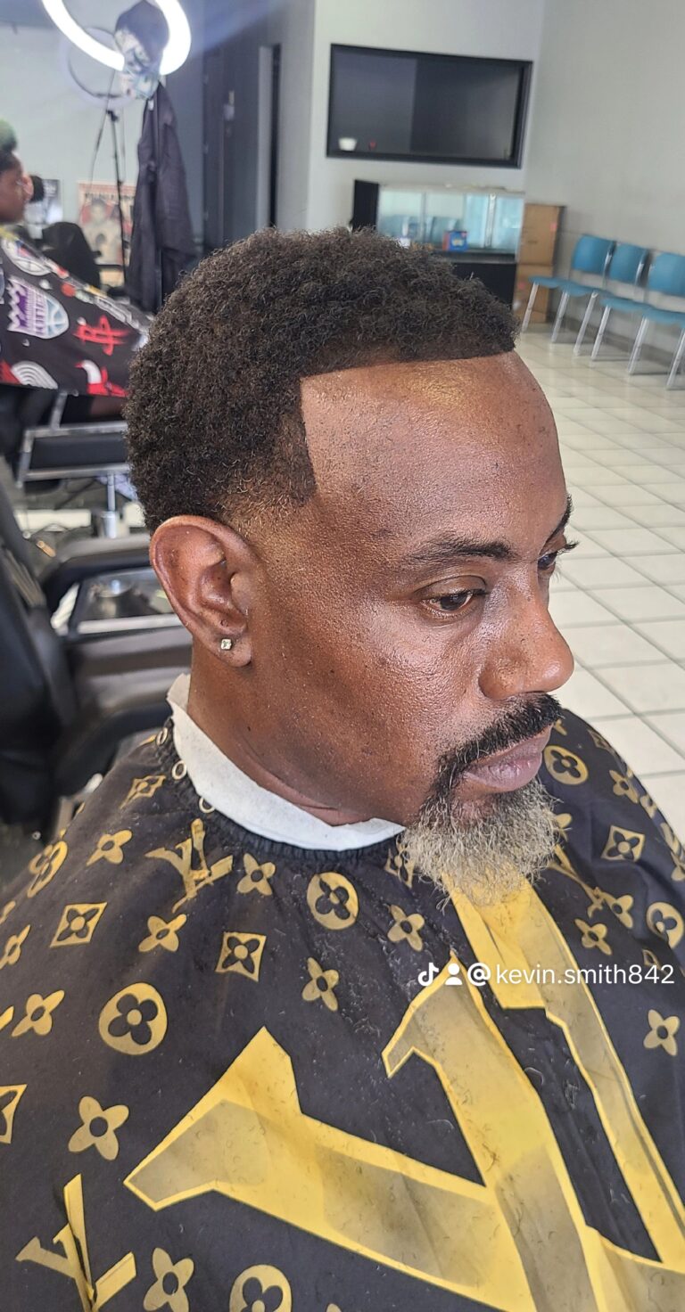 ZrwomflDDcaUjHc9Bxdn1711650269950 1 768x1472